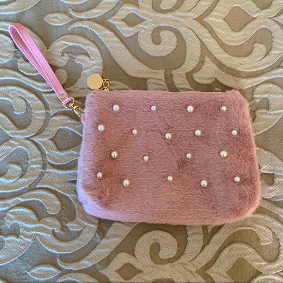 Handbags - NWOT Pink fur wristlet with pearls